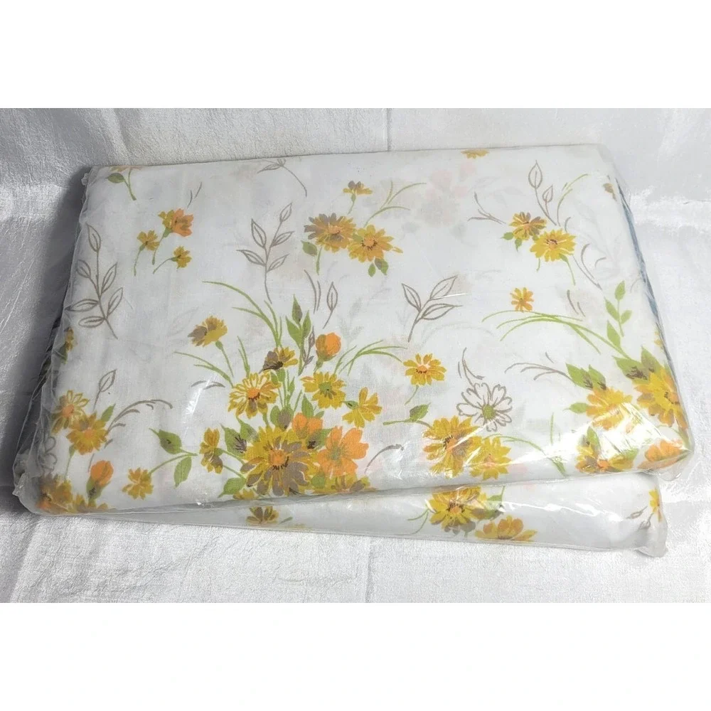 2 Vintage White w/ Yellow Flowers Combed Percale Twin Flat Sheets 72